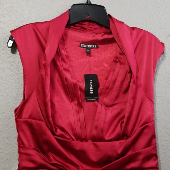 Red Express Dress - Picture 4 of 4